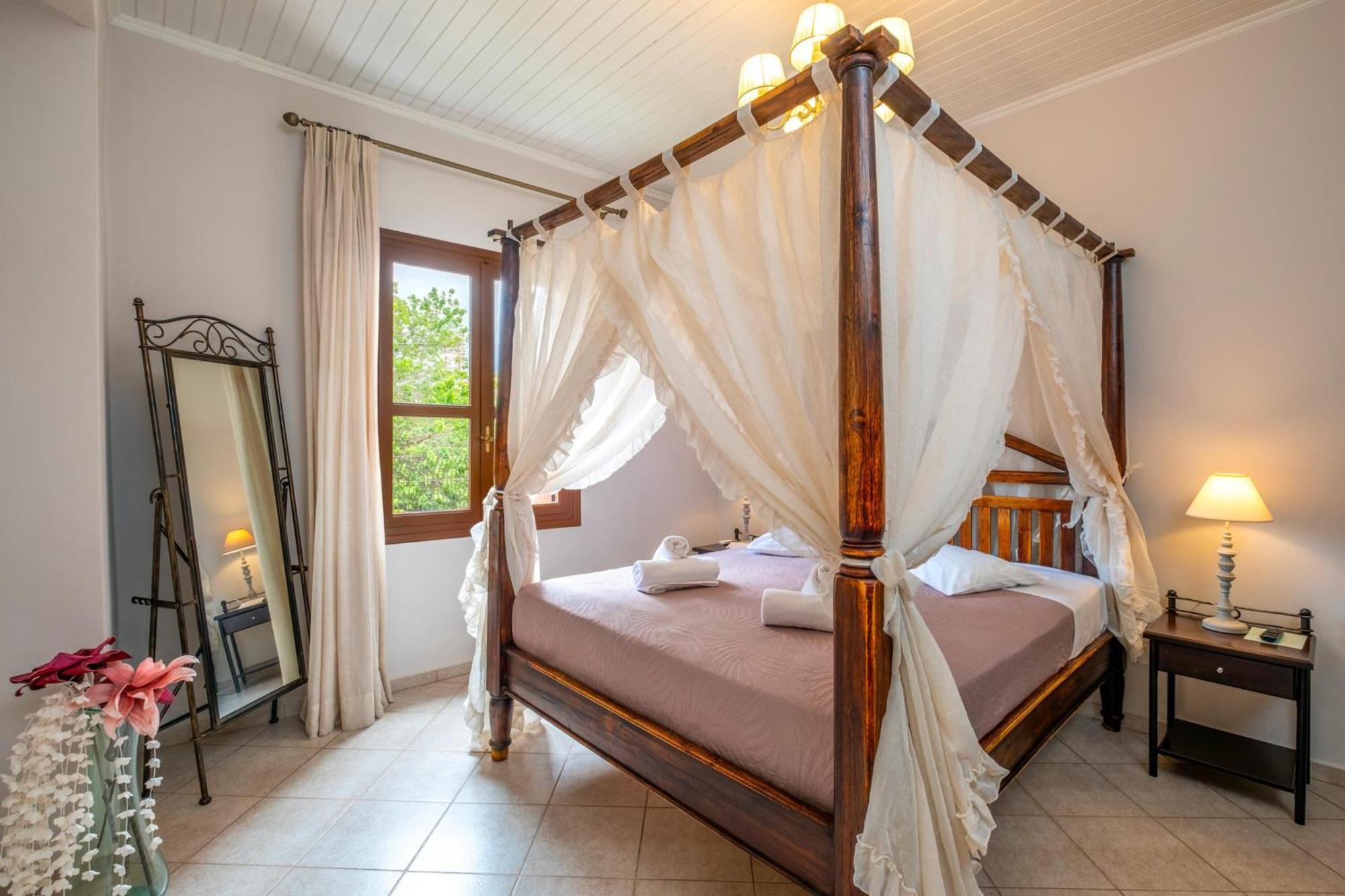 Santa Elena Boutique Rooms Chania  ภายนอก รูปภาพ