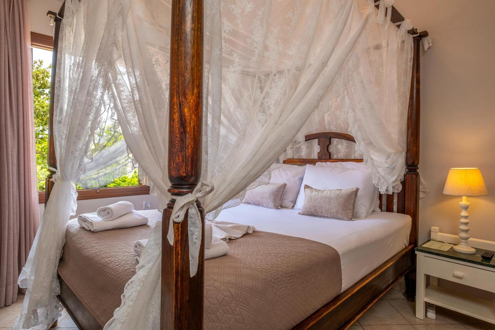 Santa Elena Boutique Rooms Chania  ภายนอก รูปภาพ